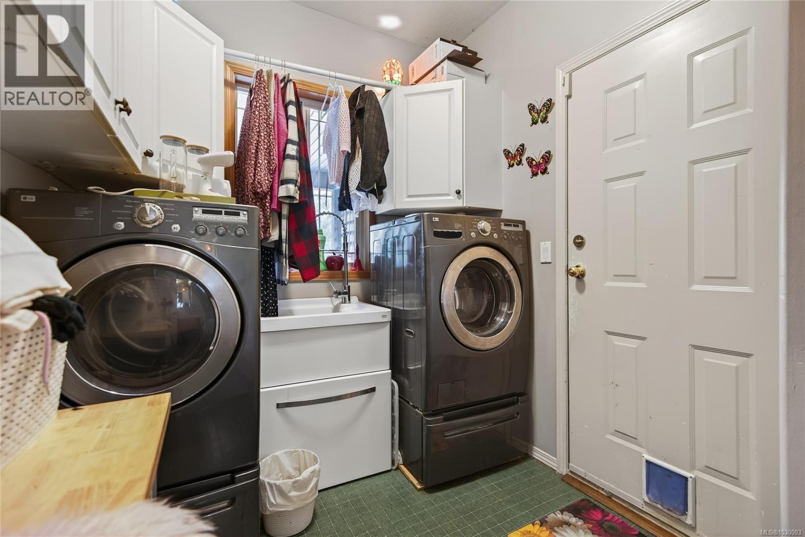 8856 McLarey Ave - 22