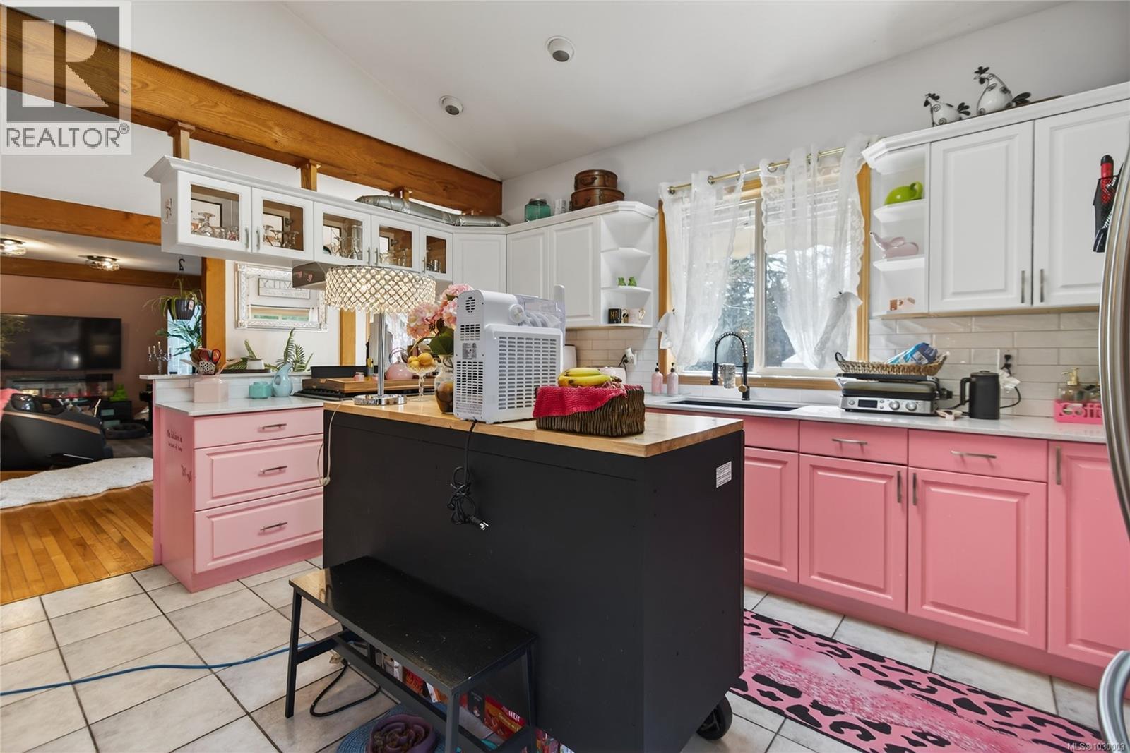 8856 McLarey Ave - 10
