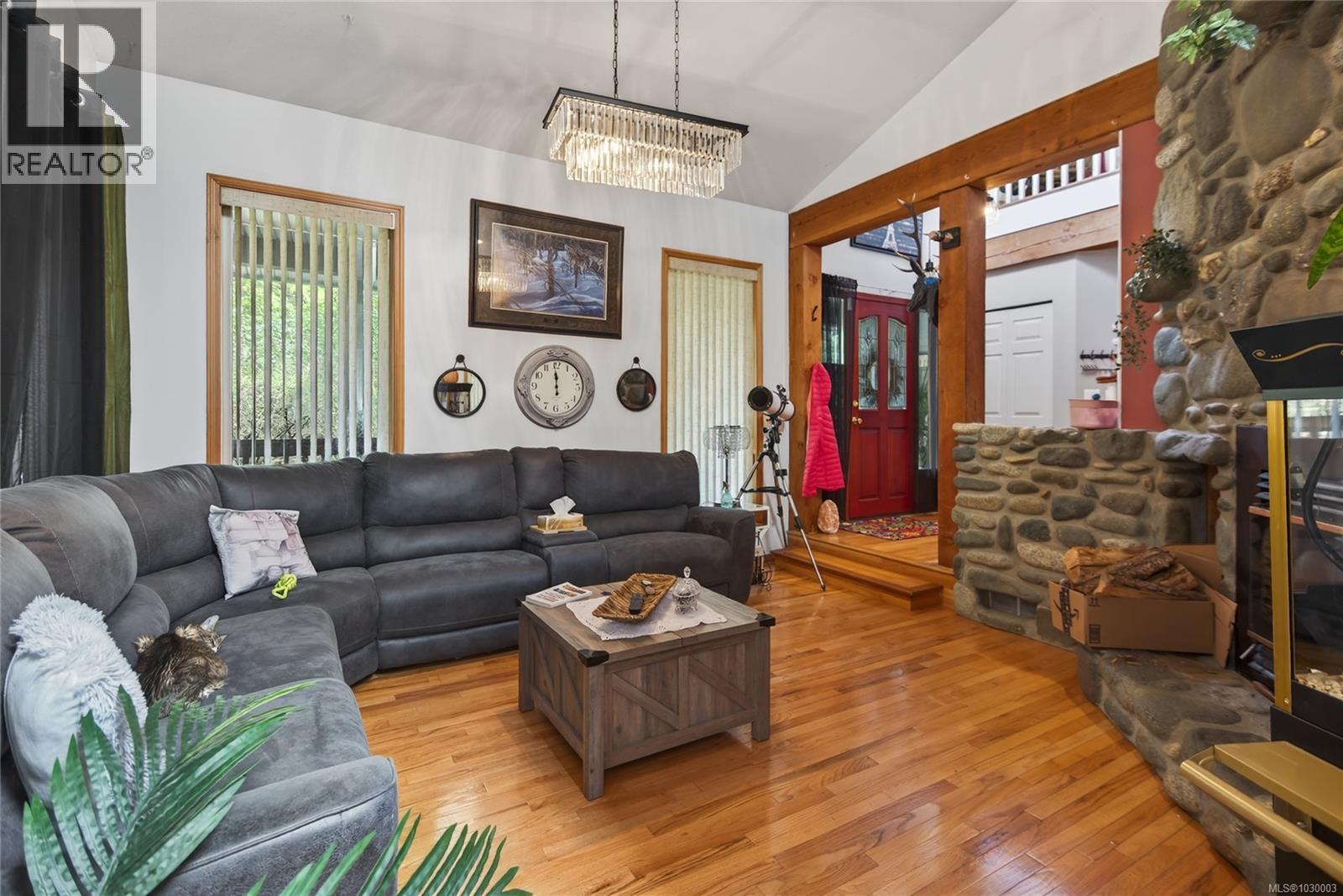 8856 McLarey Ave - 8