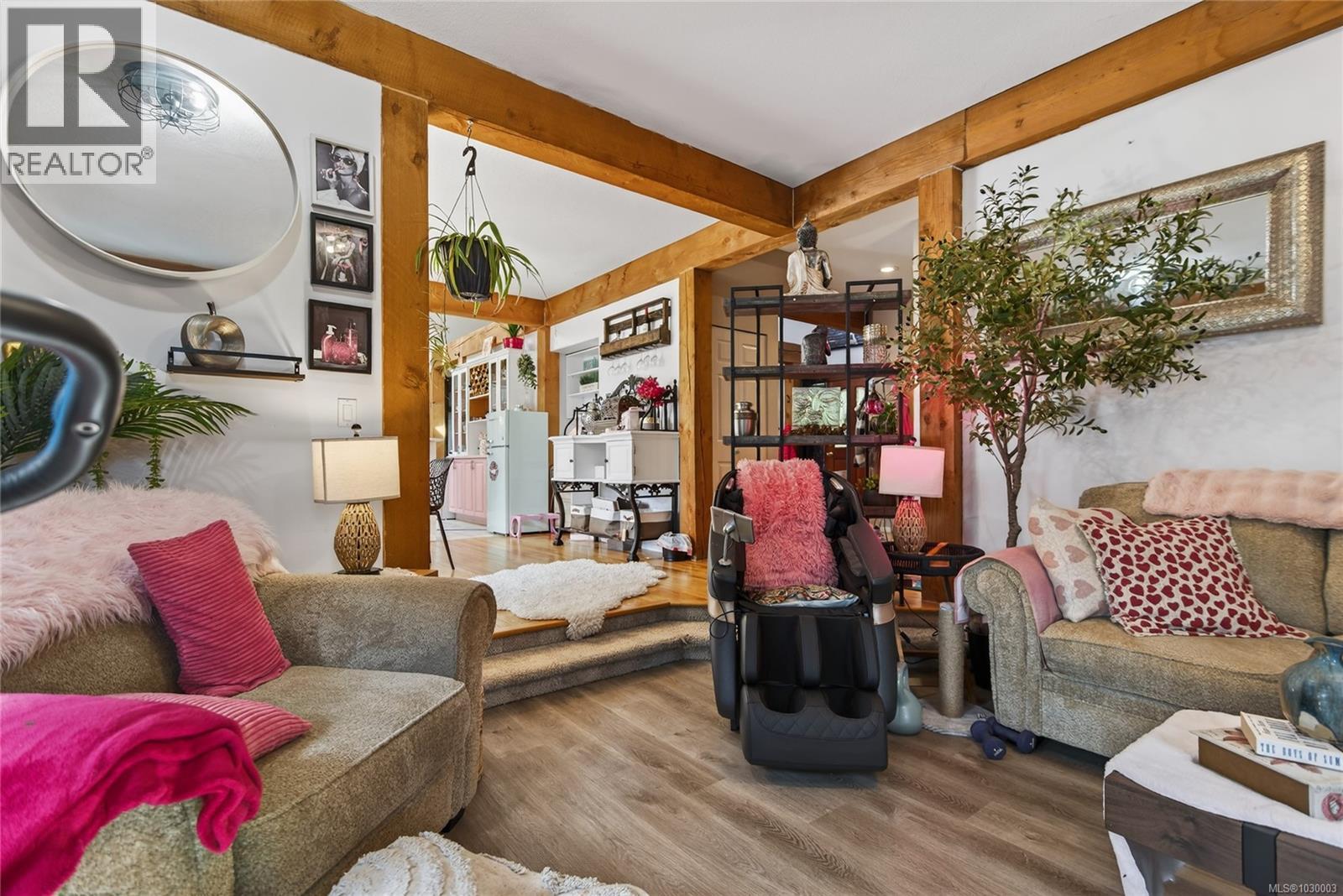 8856 McLarey Ave - 18