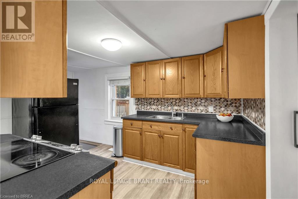 10 BISHOP STREET - 11