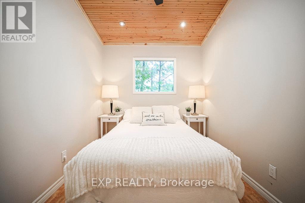 565 WEST DIAMOND LAKE ROAD - 17