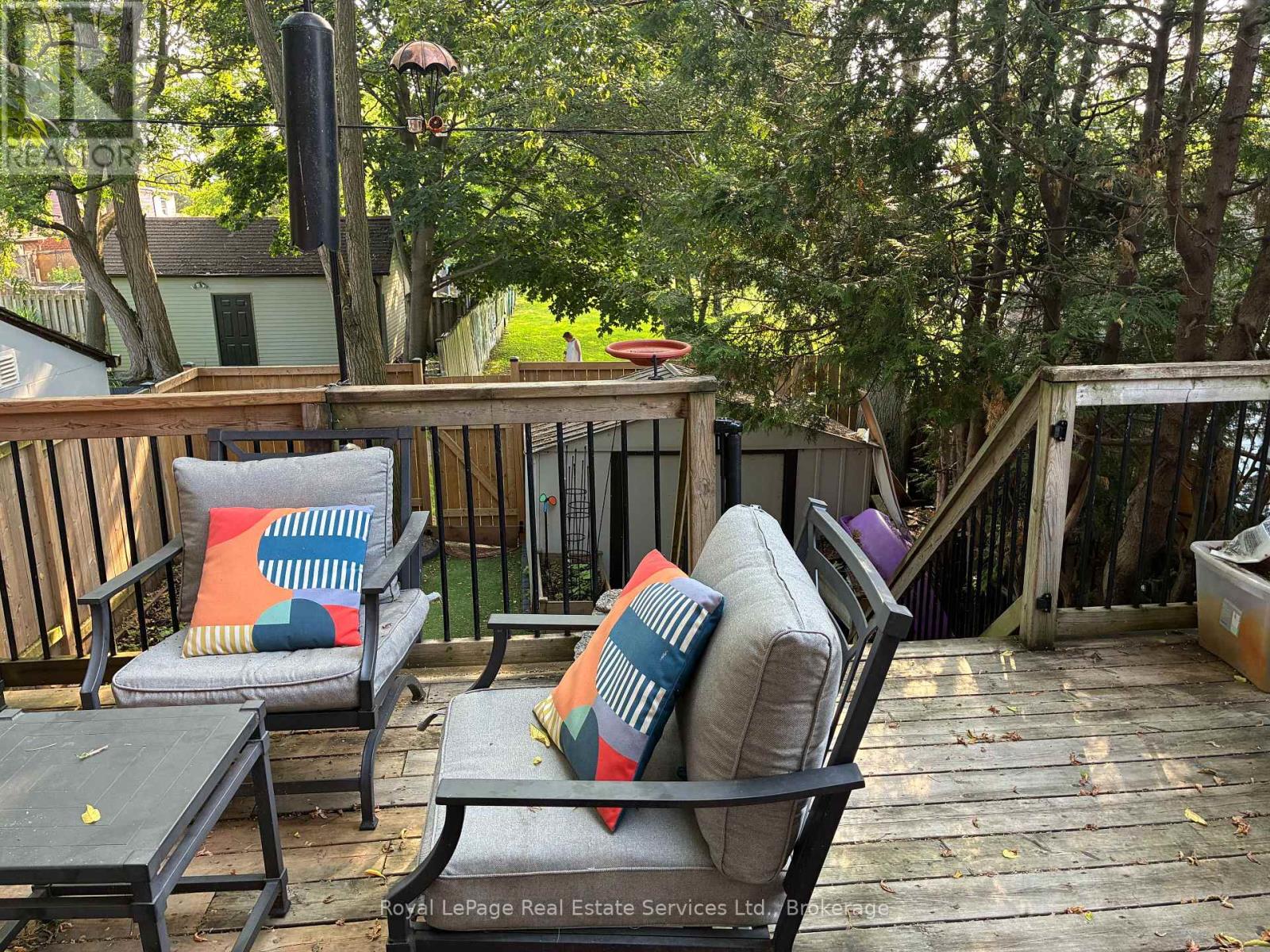 176 LEYTON AVENUE - 33