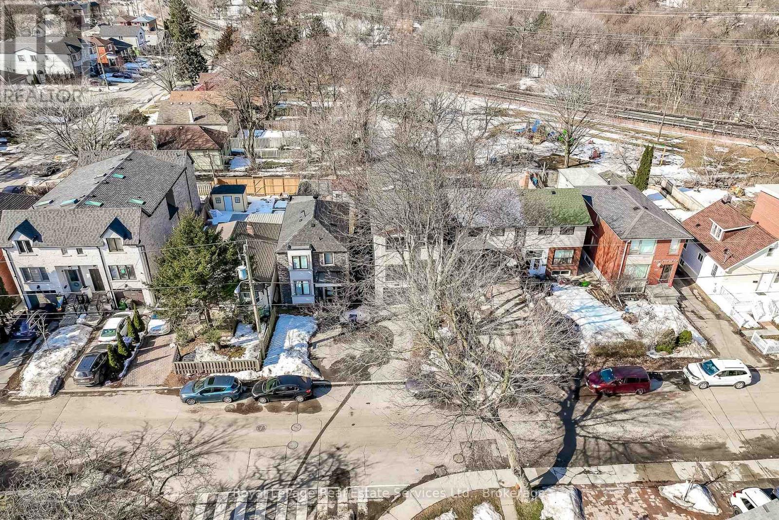 176 LEYTON AVENUE - 36