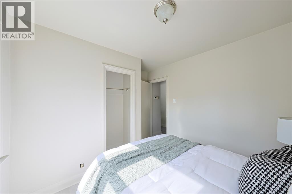 898 GRANDVIEW AVENUE - 11