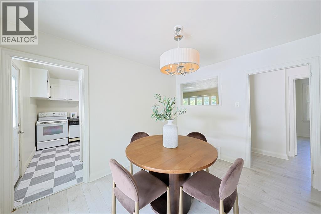898 GRANDVIEW AVENUE - 13