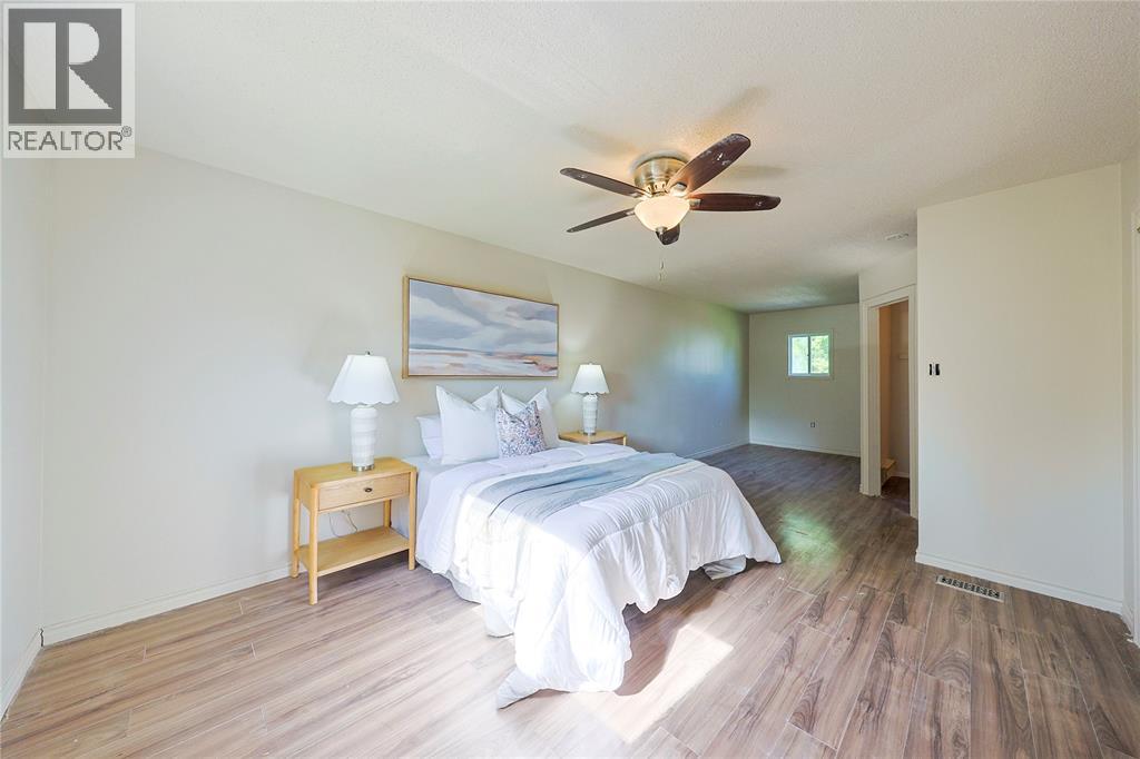 898 GRANDVIEW AVENUE - 16