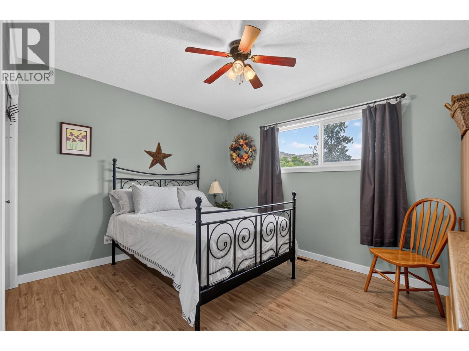 162 Woodlands Place - 17