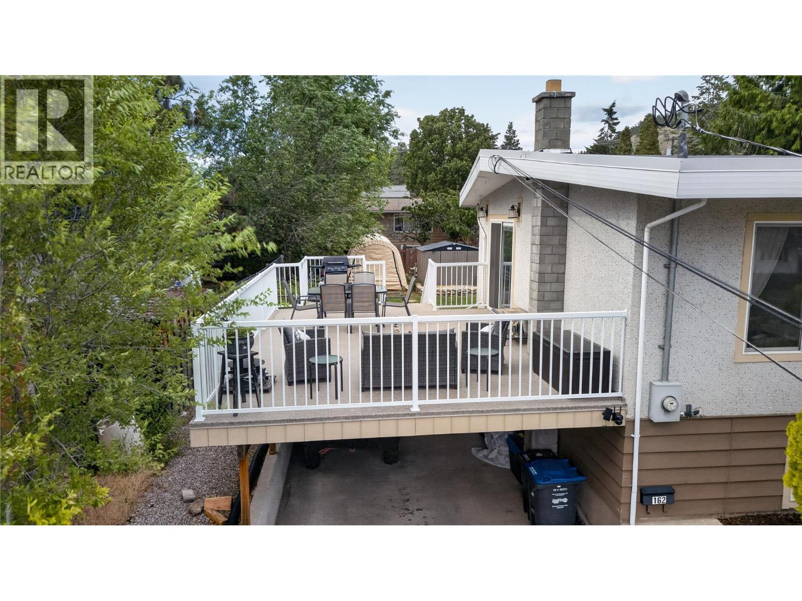 162 Woodlands Place - 2