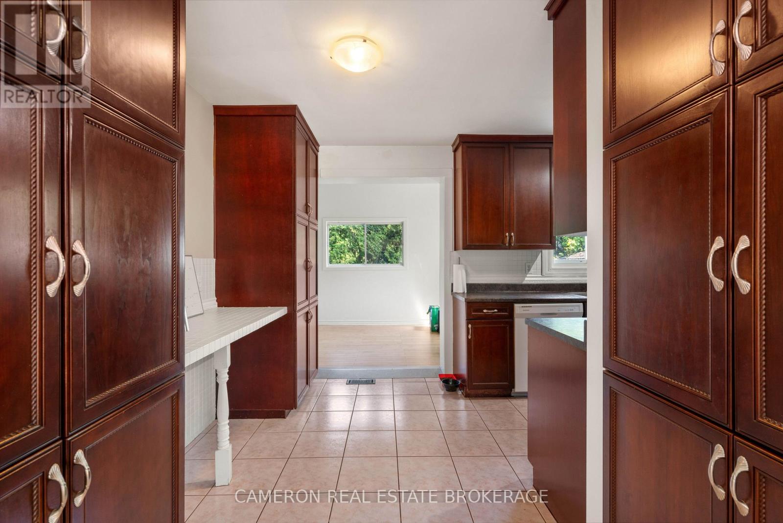 255 LAFRAMBOISE AVENUE - Image 11
