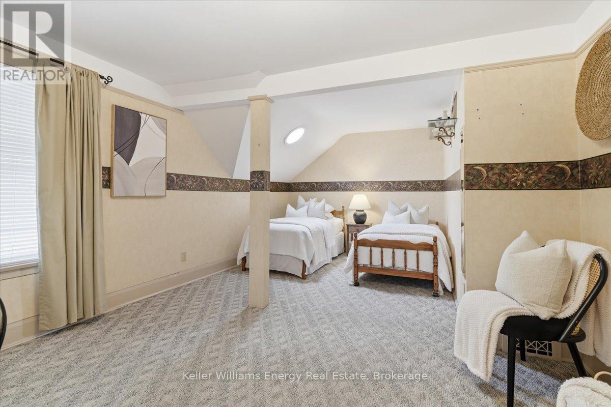 482 SIMCOE STREET N - 15