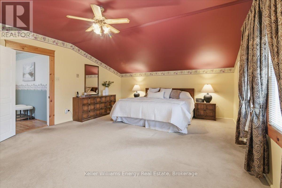482 SIMCOE STREET N - 18