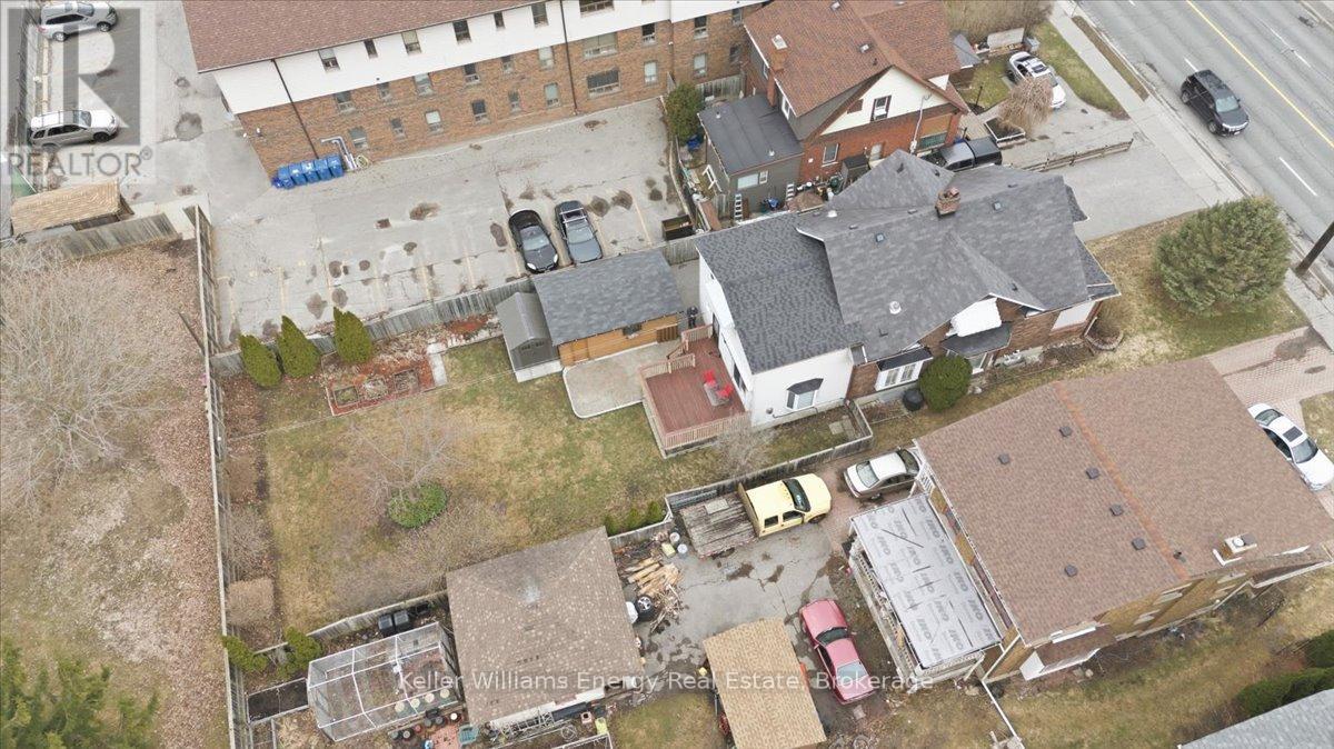482 SIMCOE STREET N - 26