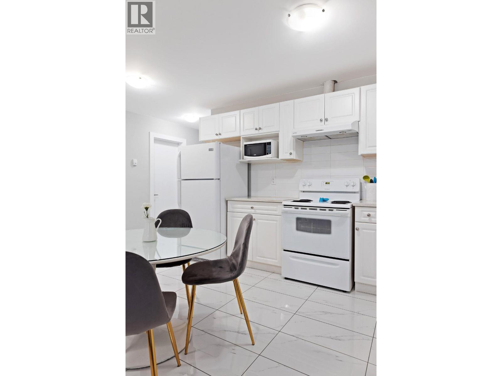 20xx EDINBURGH STREET, New Westminster
