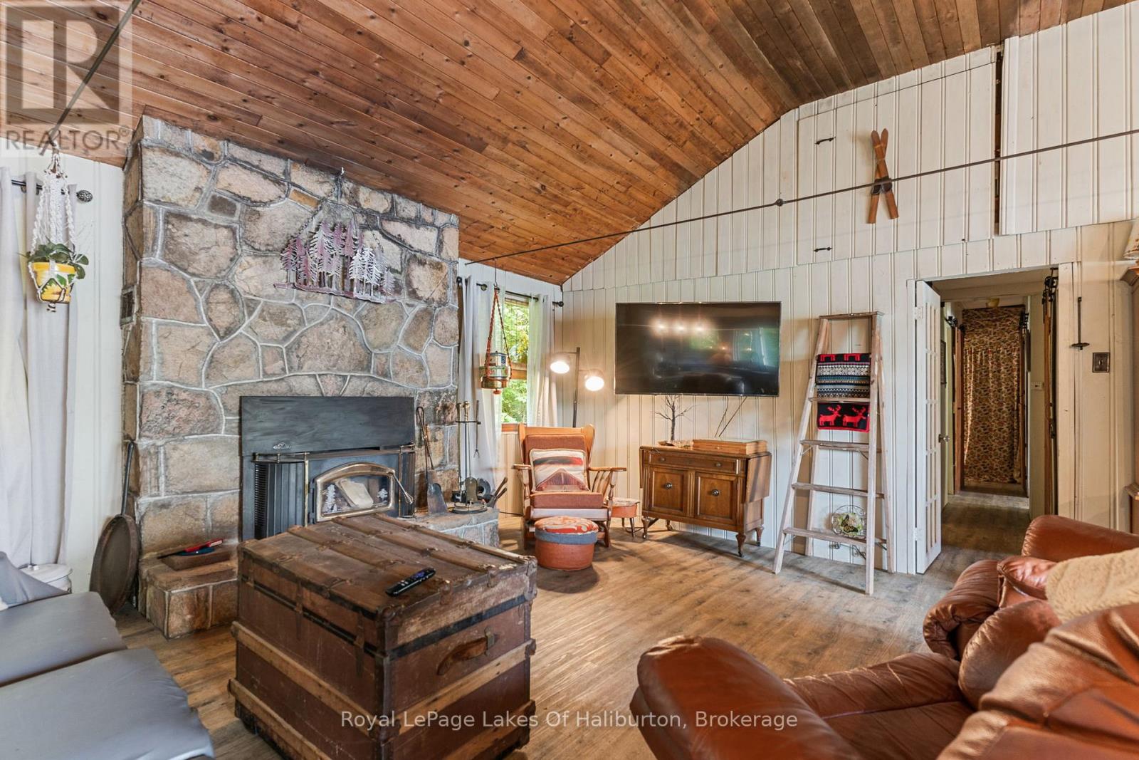 1500 TENNYSON ROAD - 24