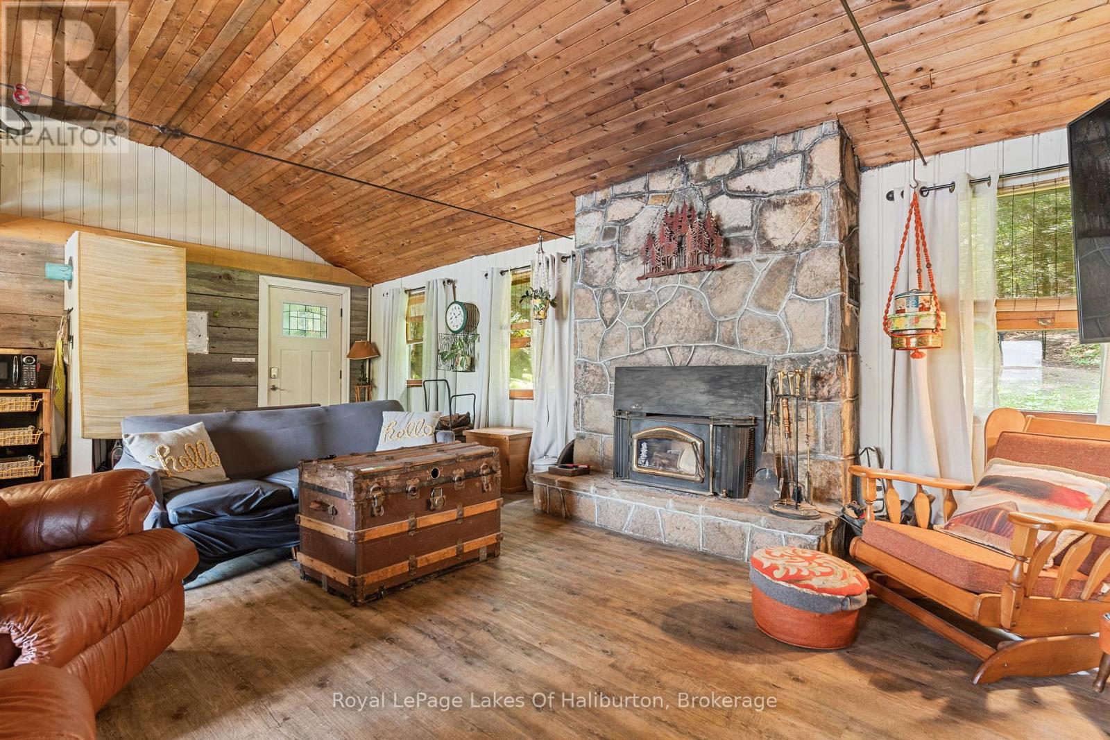1500 TENNYSON ROAD - 26