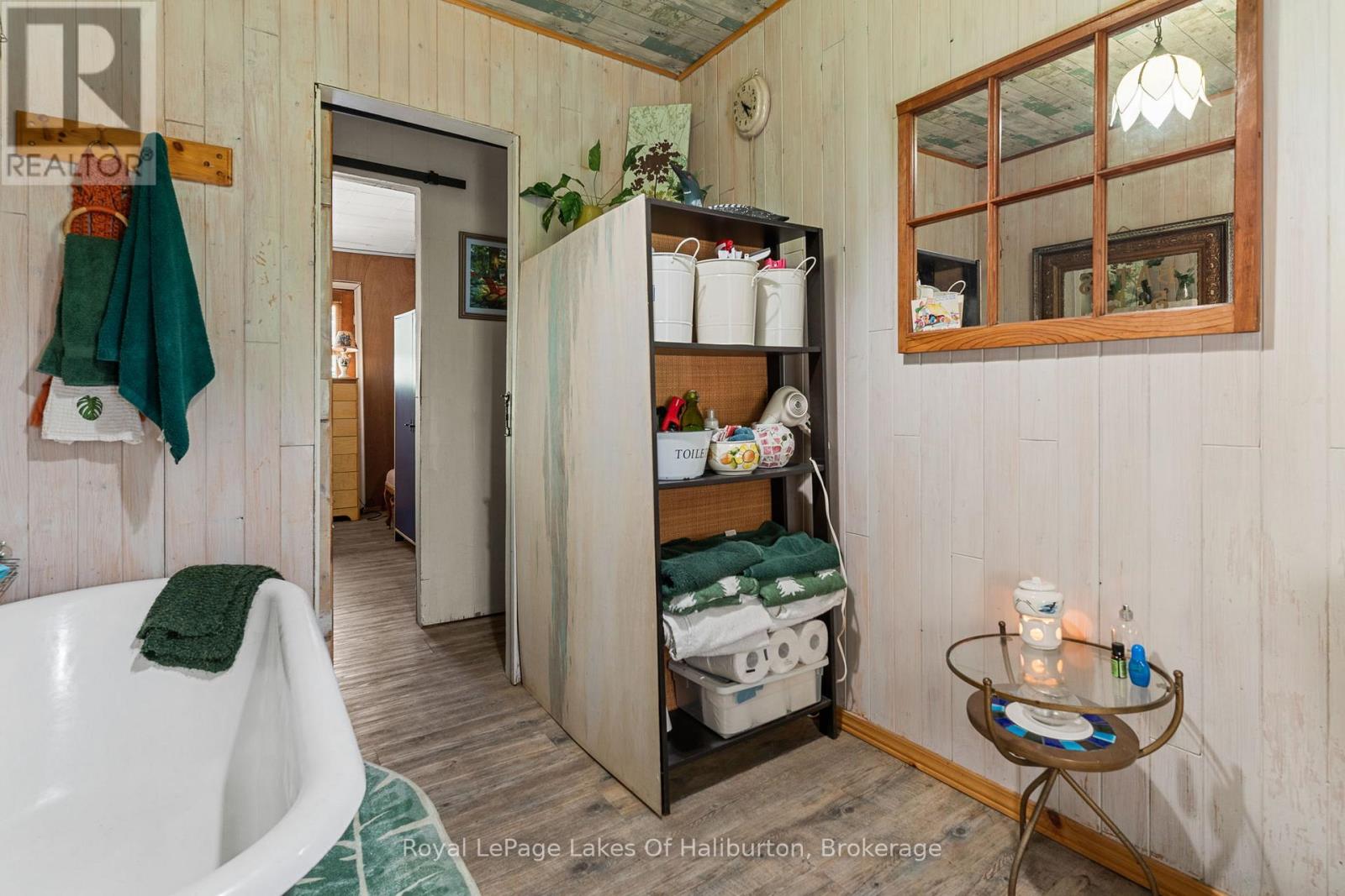 1500 TENNYSON ROAD - 33
