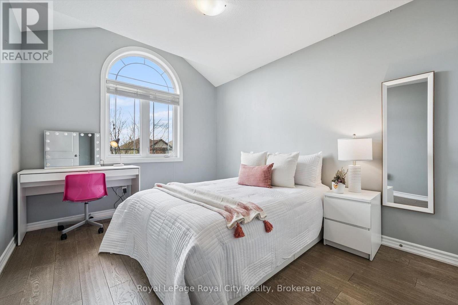 144 KEMP CRESCENT - 24