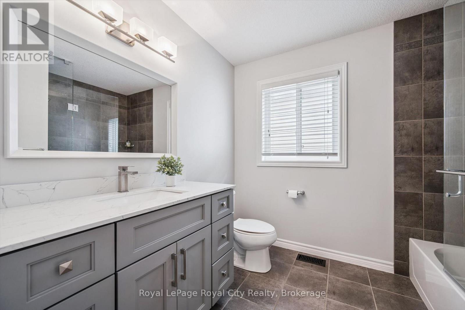 144 KEMP CRESCENT - 27