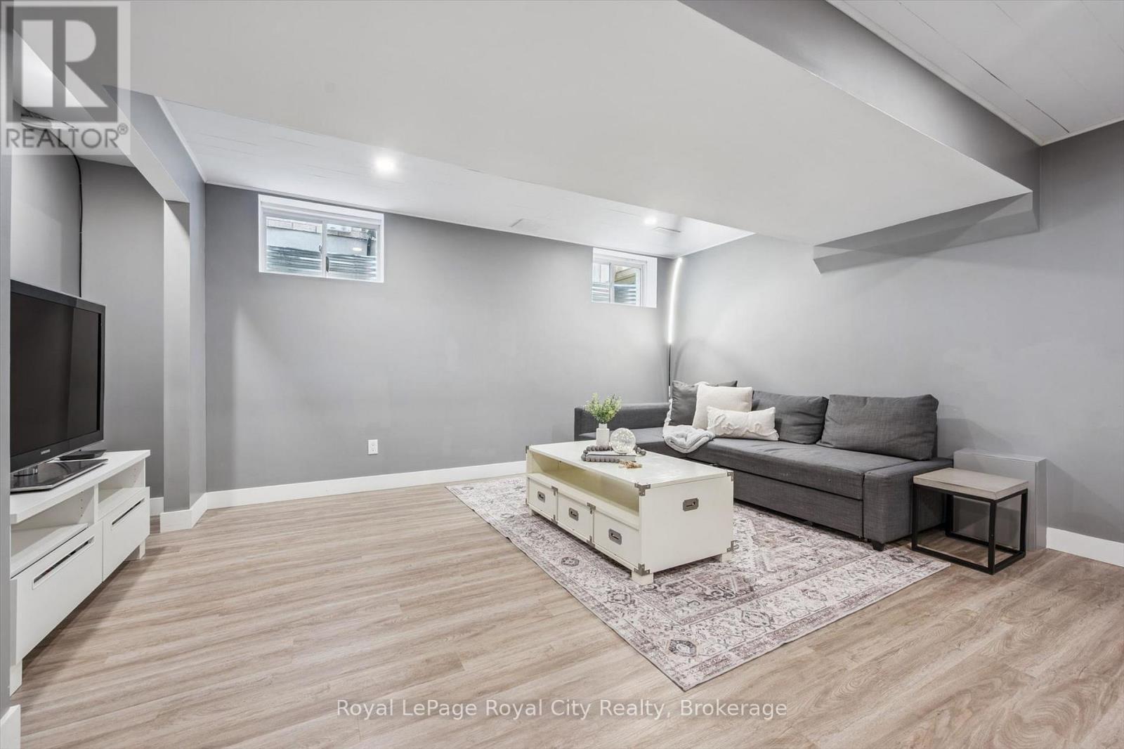 144 KEMP CRESCENT - 29