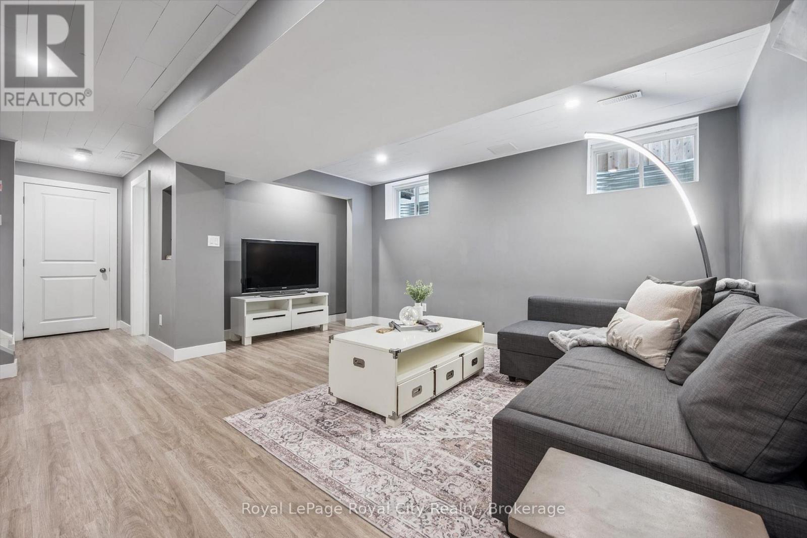 144 KEMP CRESCENT - 30