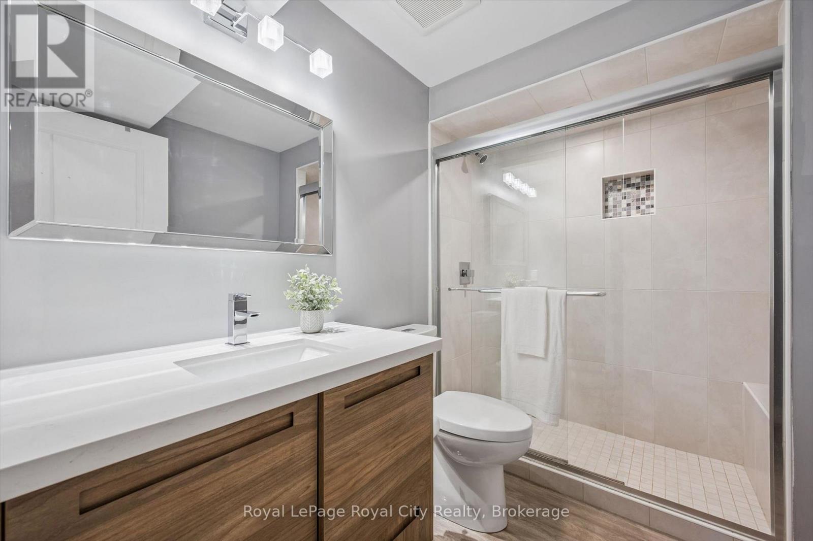144 KEMP CRESCENT - 34