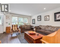 2031 Manning Avenue, Port Coquitlam, BC V3B1L5 Photo 7