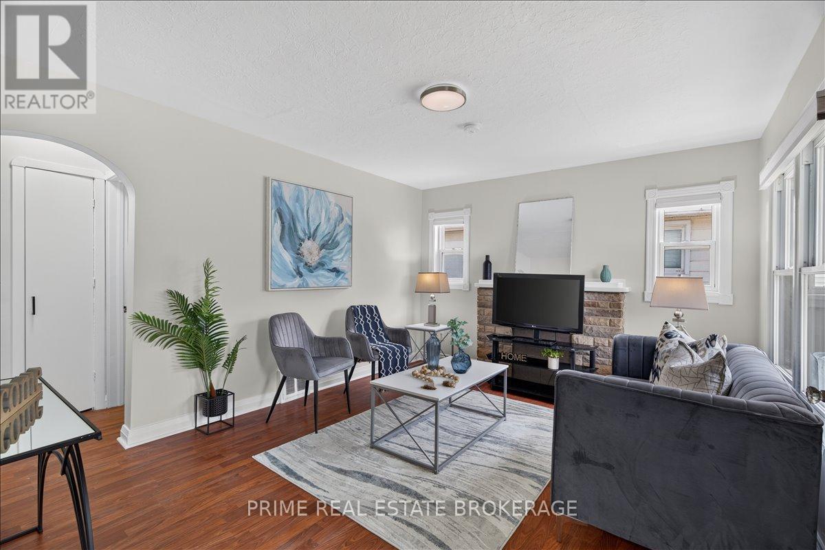 63 RIVERSIDE DRIVE - 12