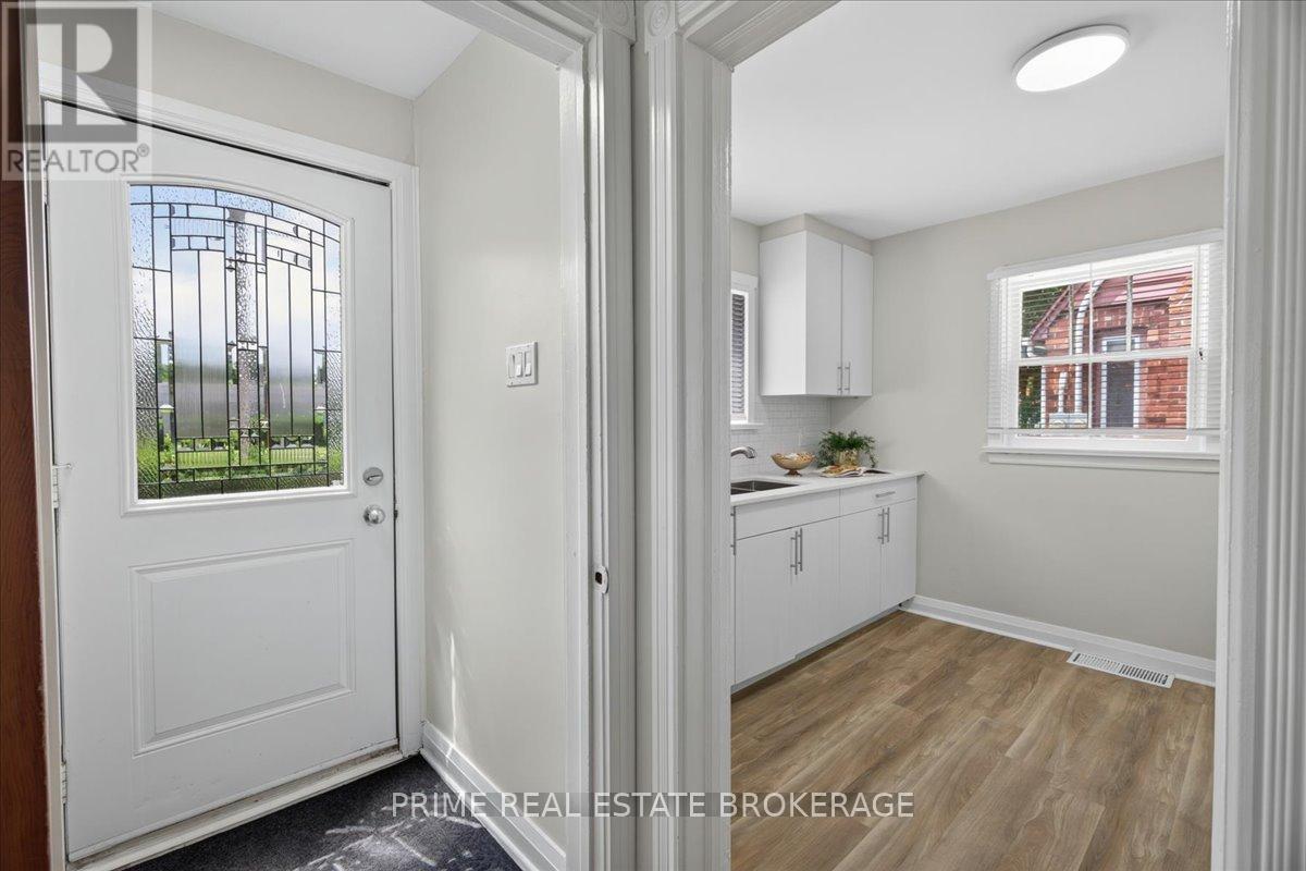 63 RIVERSIDE DRIVE - 14