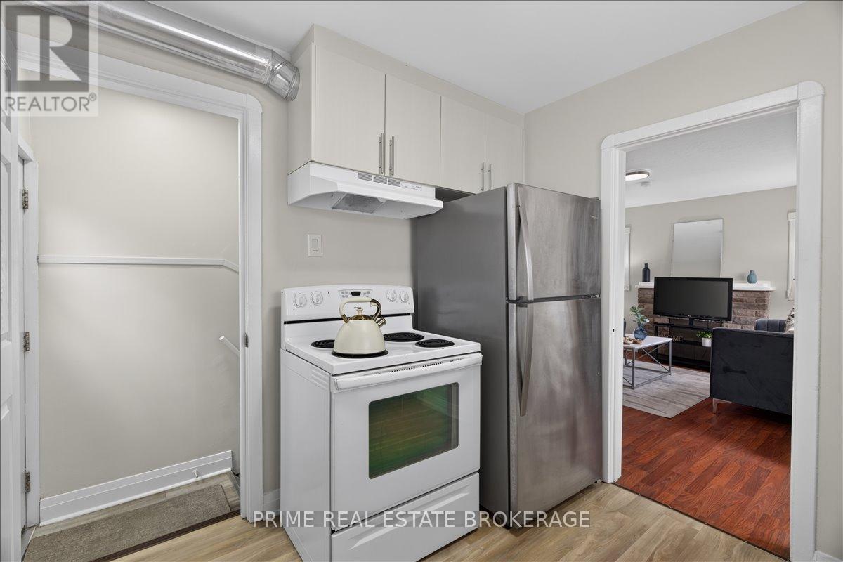 63 RIVERSIDE DRIVE - 17