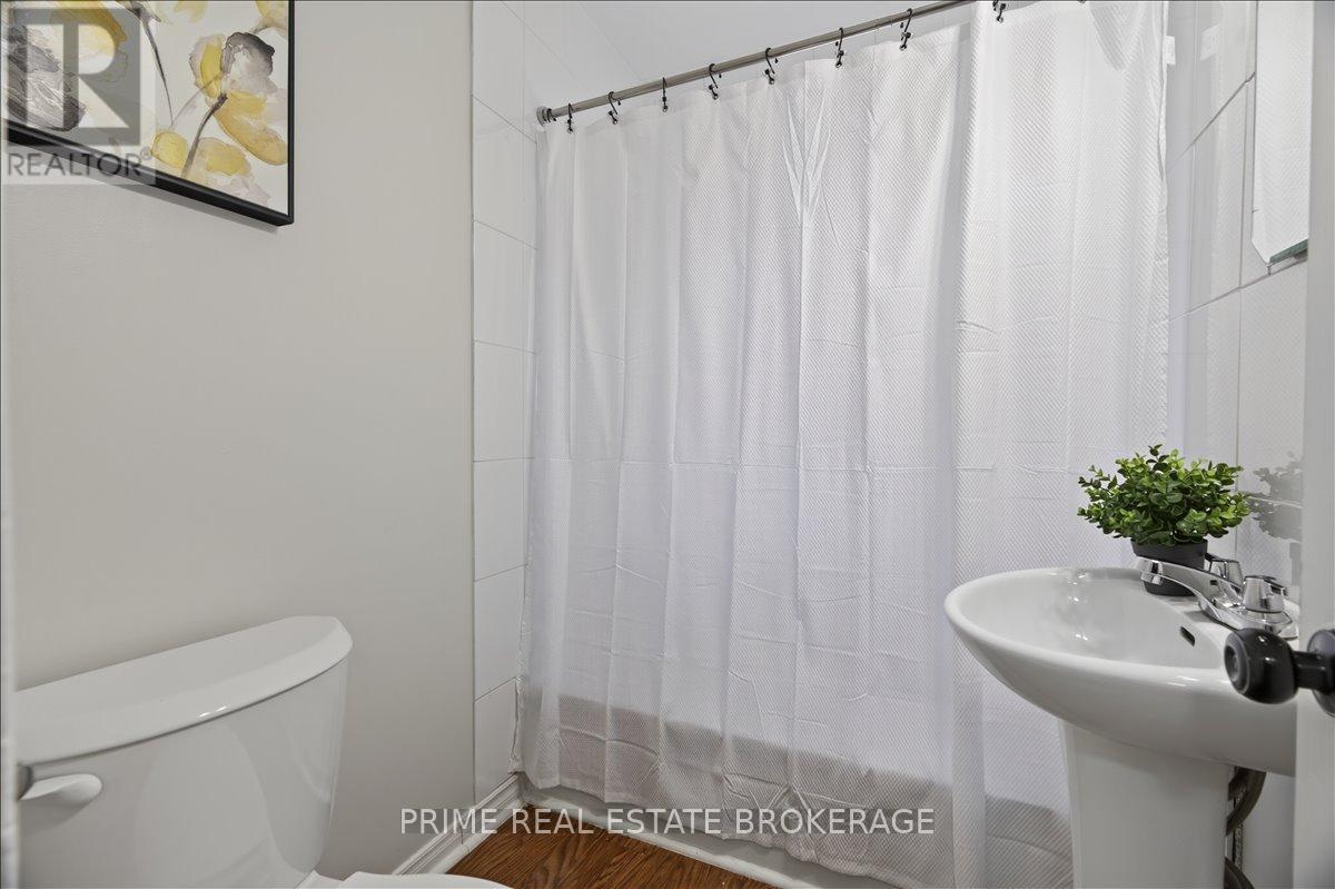 63 RIVERSIDE DRIVE - 23