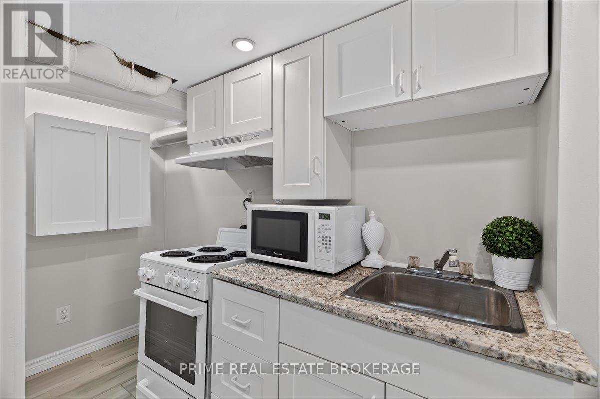 63 RIVERSIDE DRIVE - 25