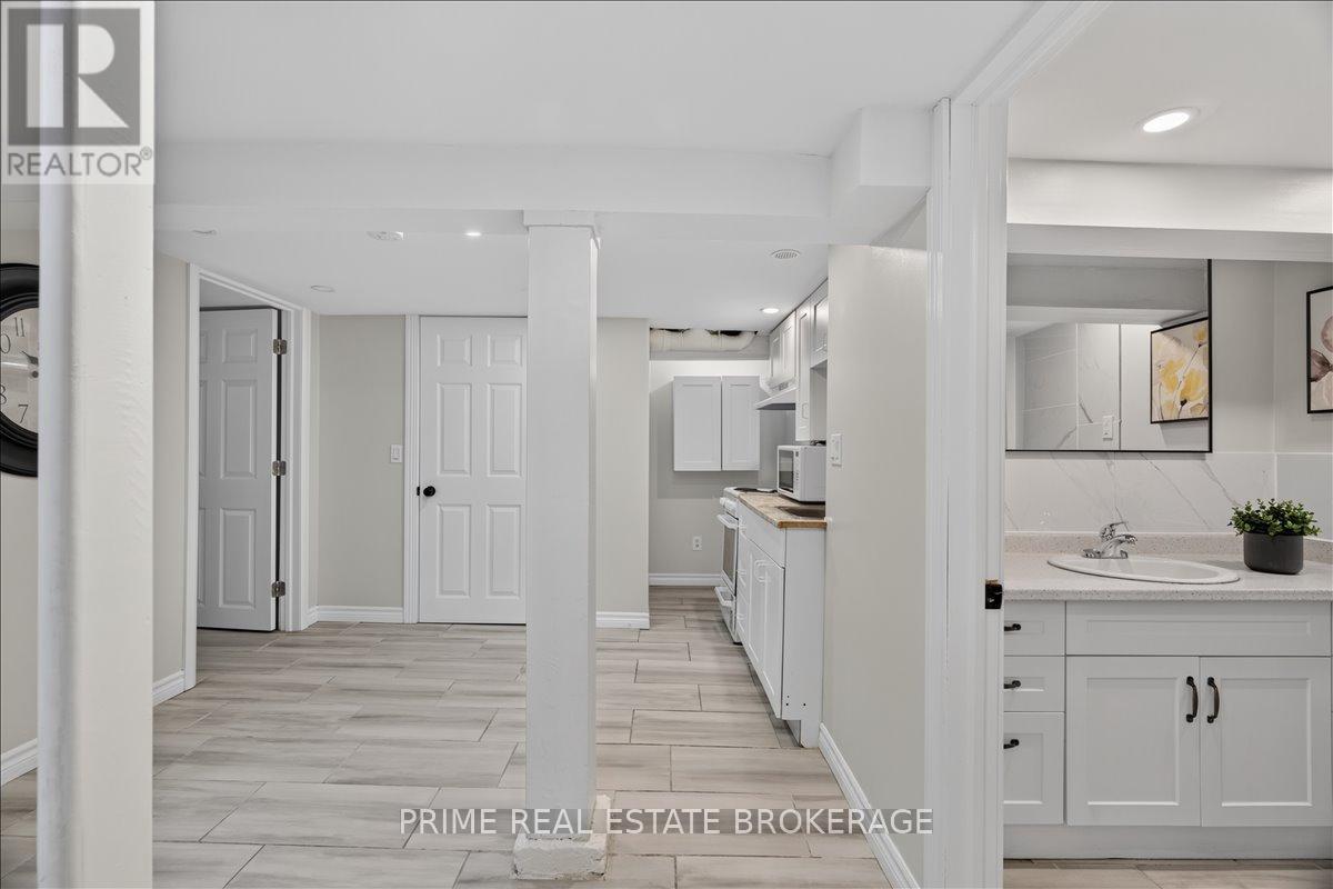 63 RIVERSIDE DRIVE - 26