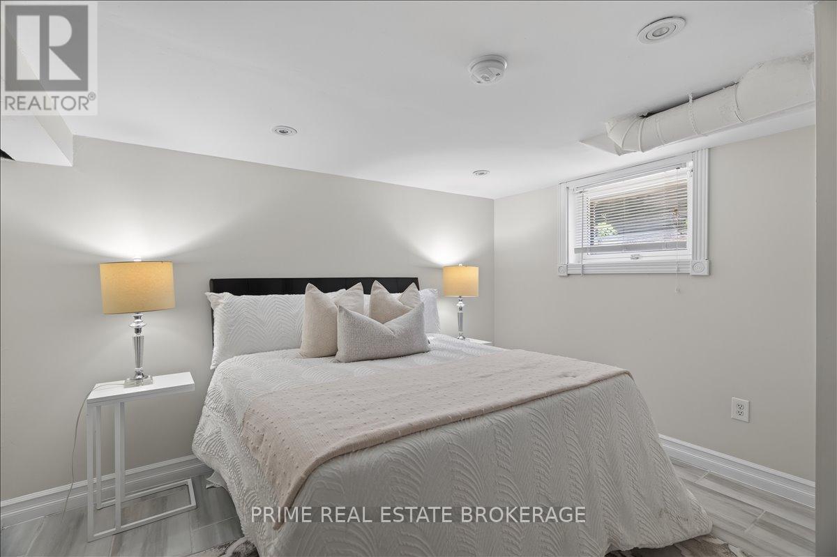 63 RIVERSIDE DRIVE - 29