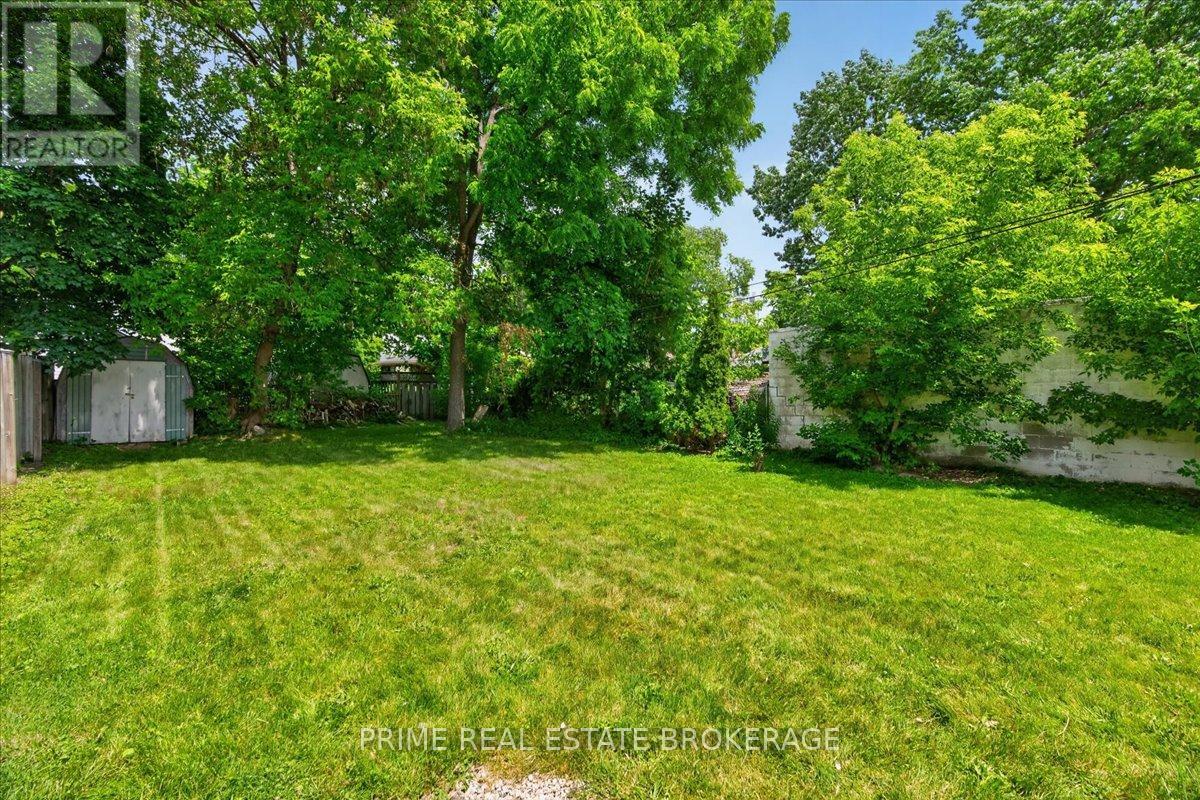 63 RIVERSIDE DRIVE - 33