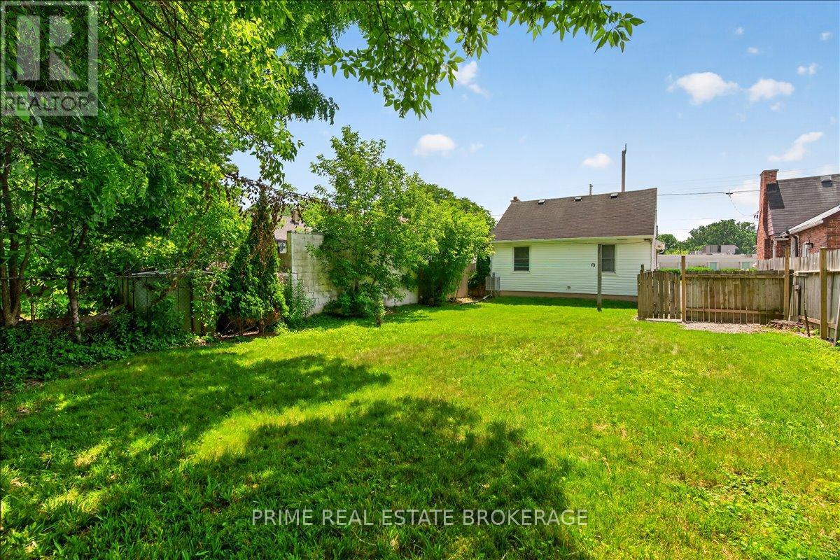 63 RIVERSIDE DRIVE - 34