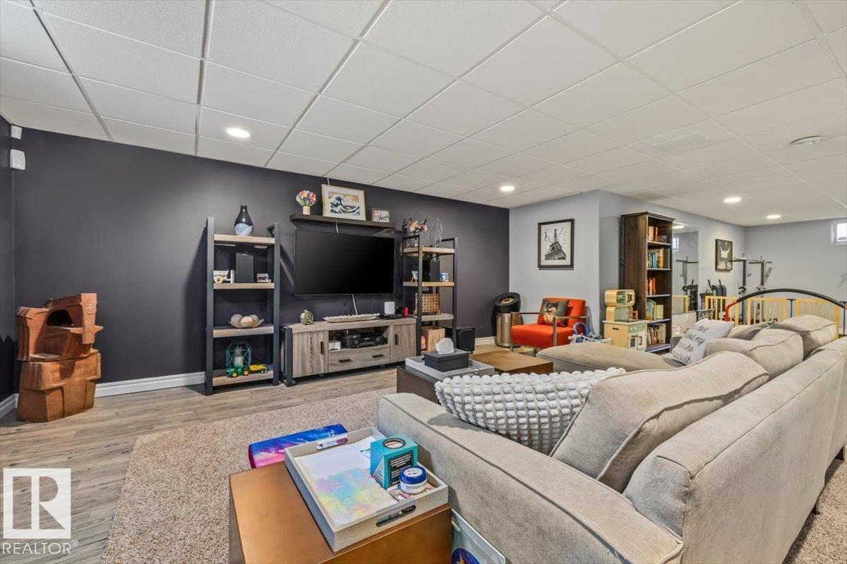 8119 145 ST NW — photo 31