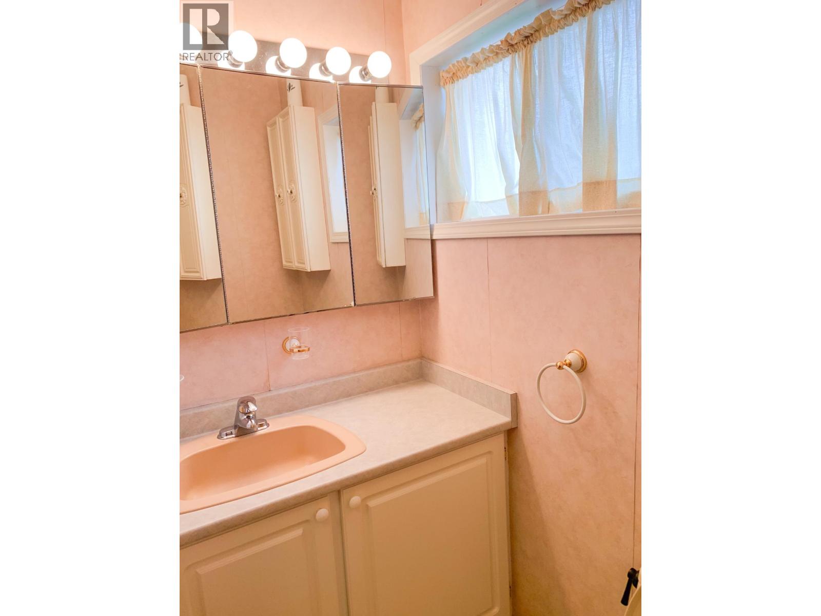216 3RD AVENUE - 6