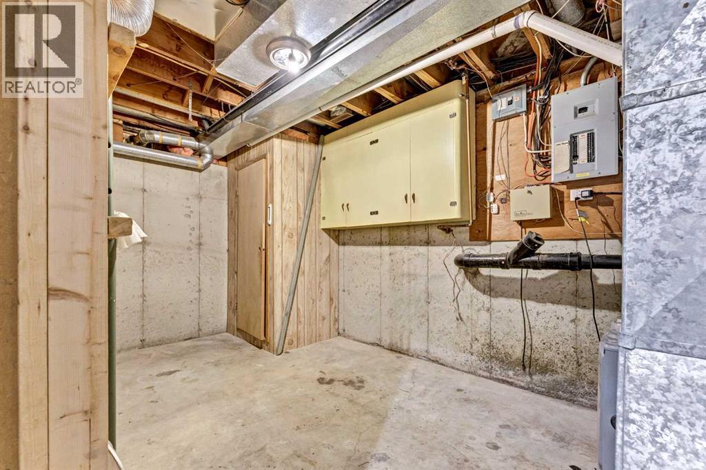 315 2 Street NW — photo 33