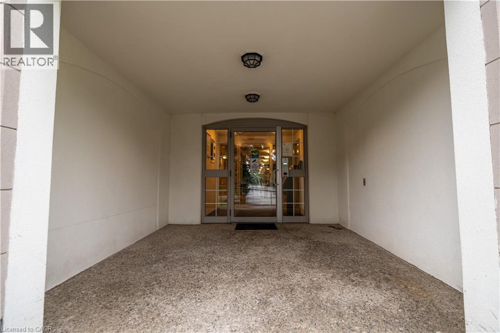 #306 970 GOLF LINKS Road - 35