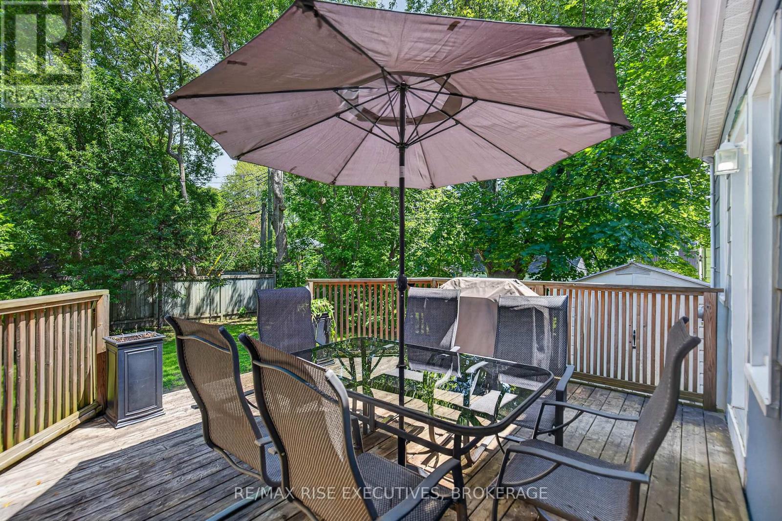 807 BROCK STREET - 12