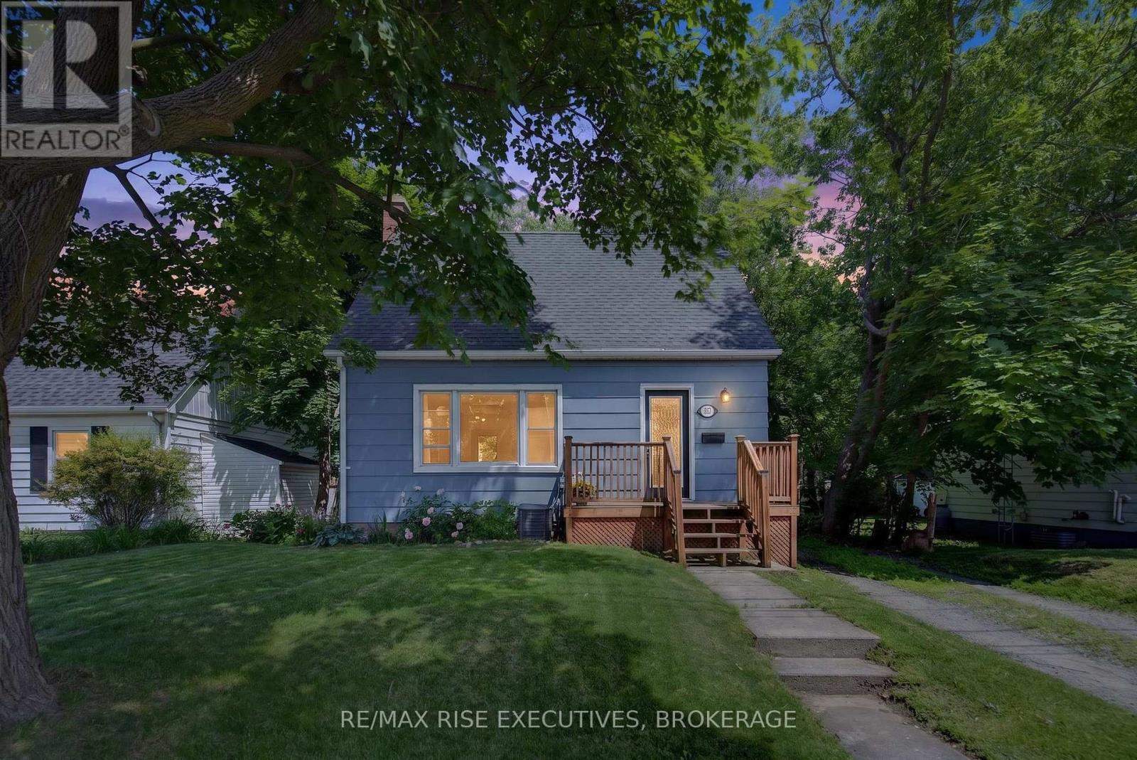 807 BROCK STREET - 2