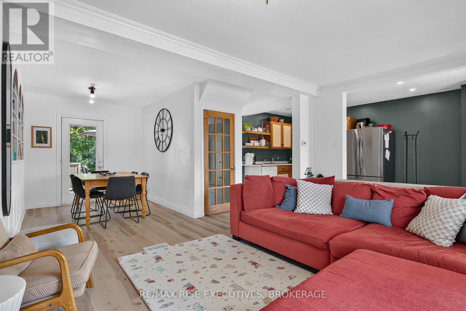 807 BROCK STREET - 22