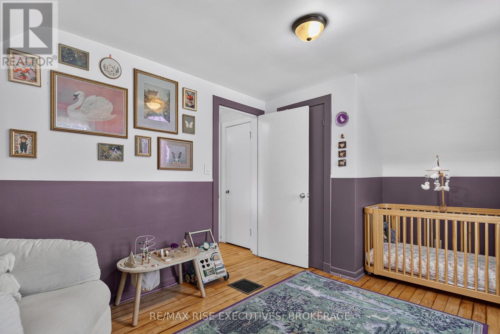 807 BROCK STREET - 30