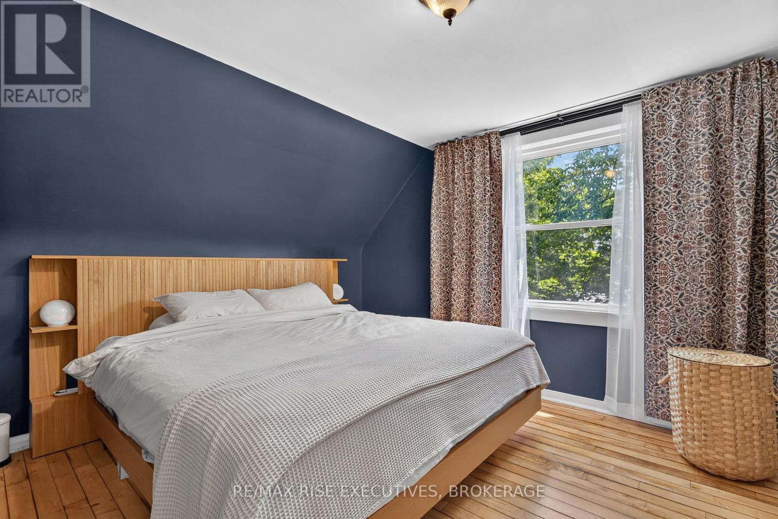 807 BROCK STREET - 31