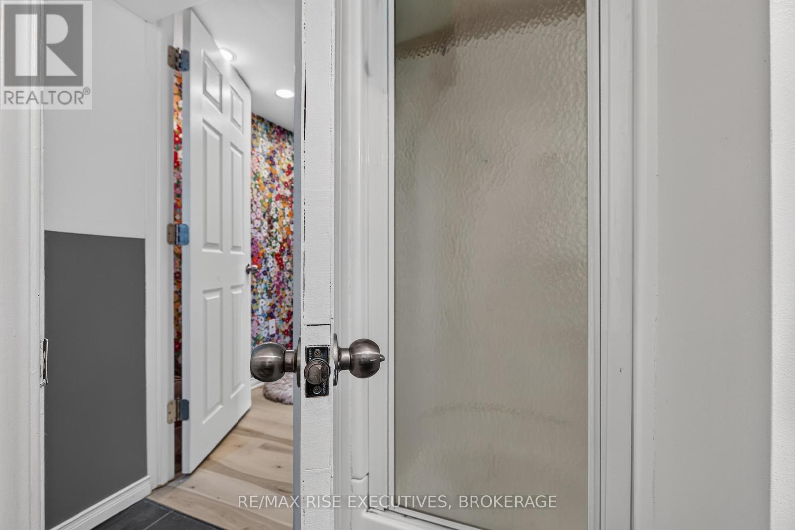 807 BROCK STREET - 38