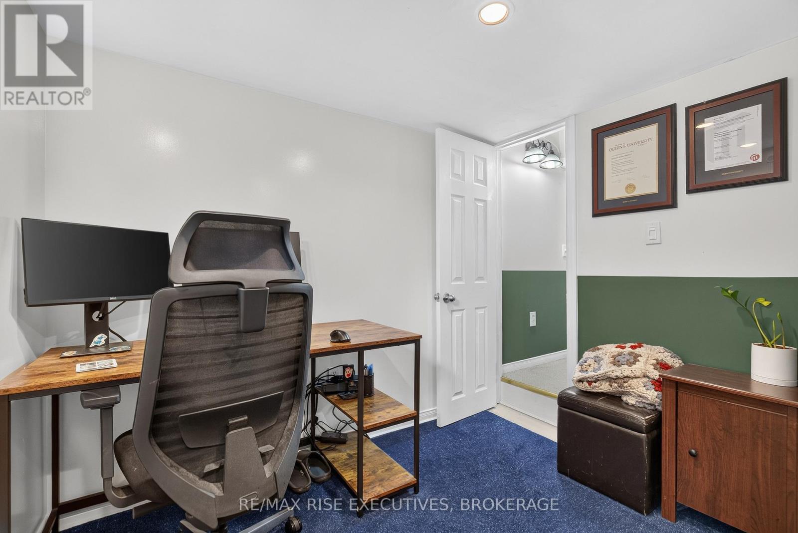 807 BROCK STREET - 46