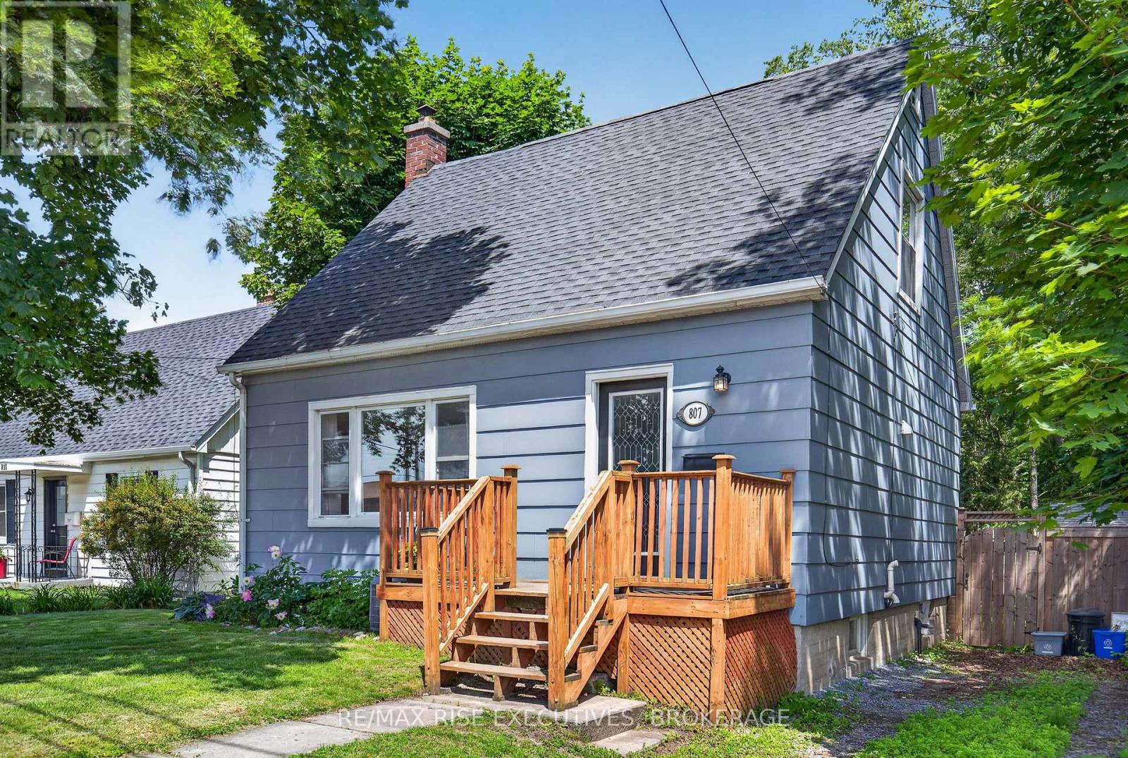 807 BROCK STREET - 5