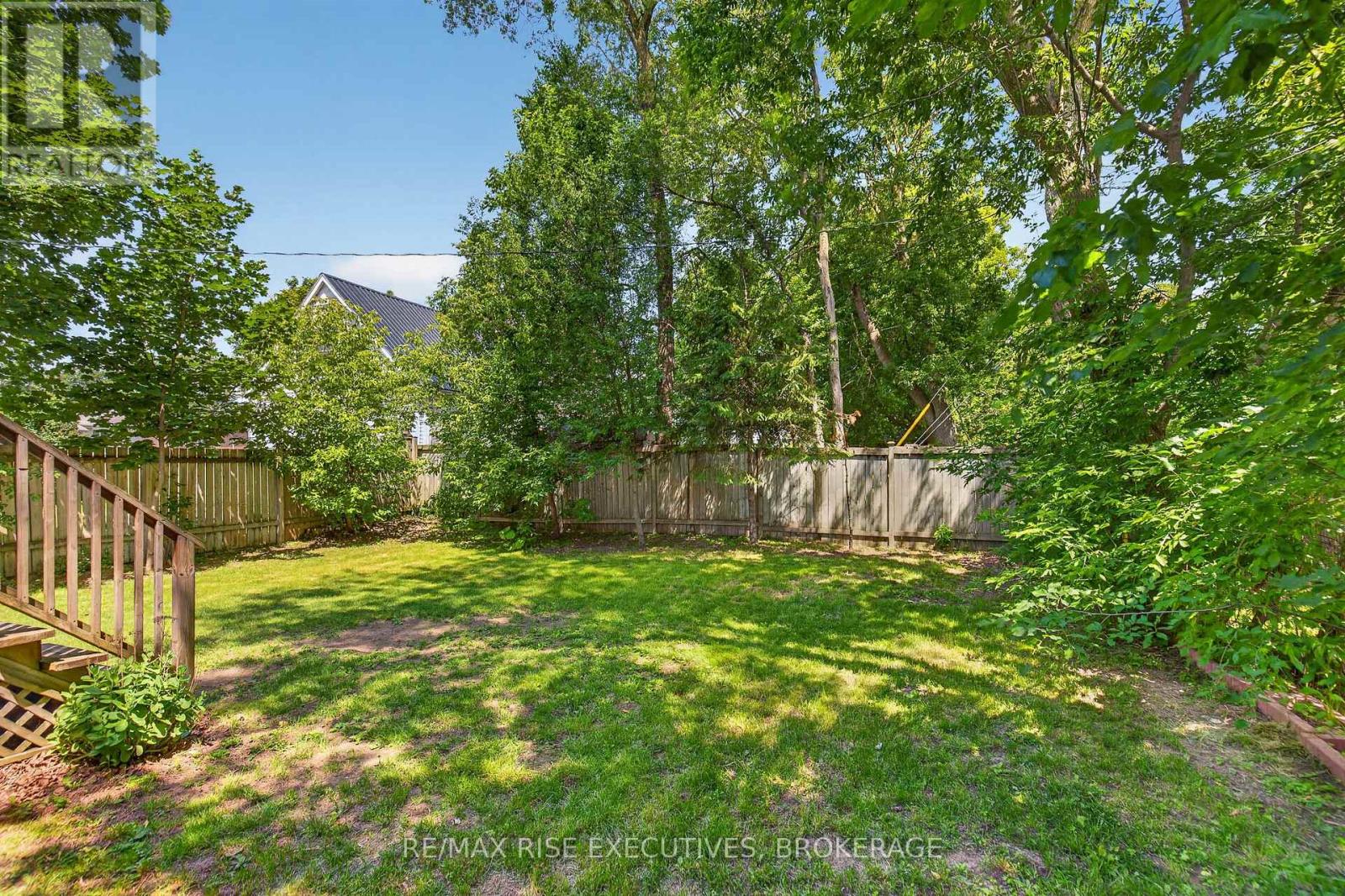 807 BROCK STREET - 7