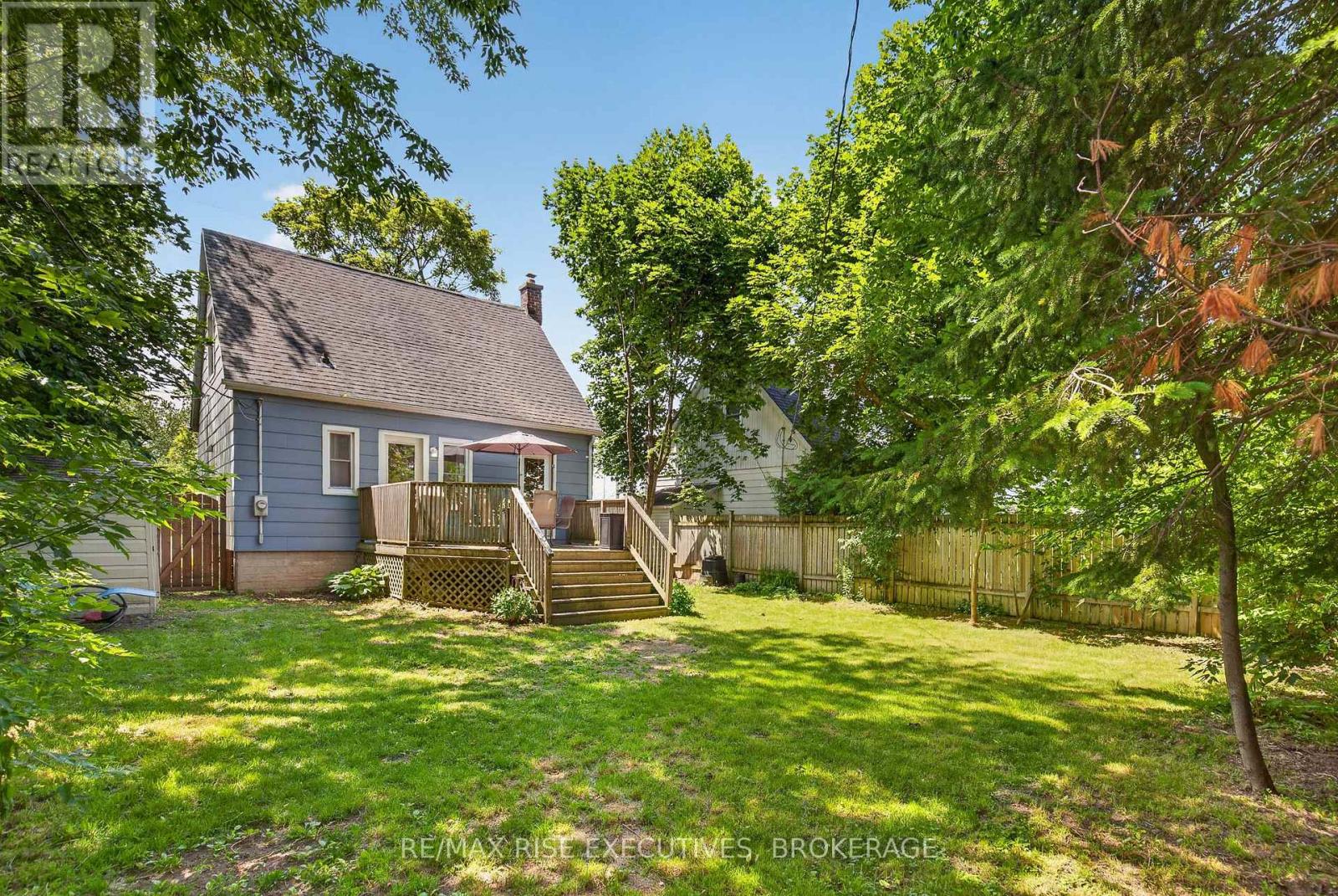 807 BROCK STREET - 8